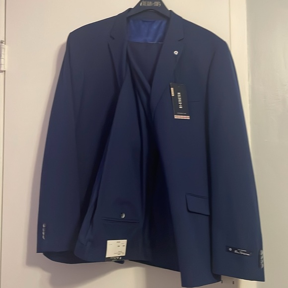 BRAND NEW TWO PIECE BLUE SLIM FIT SUIT. - Picture 3 of 6